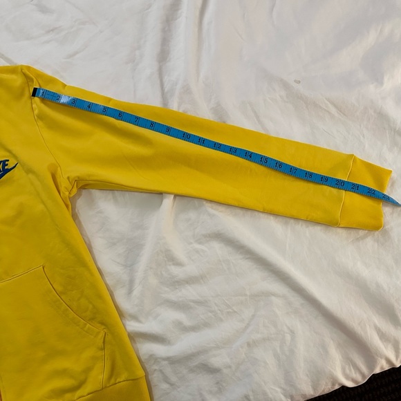 Large full zip Nike Hoodie like new condition lightly worn. SEE LAST TWO PICS - Picture 3 of 7
